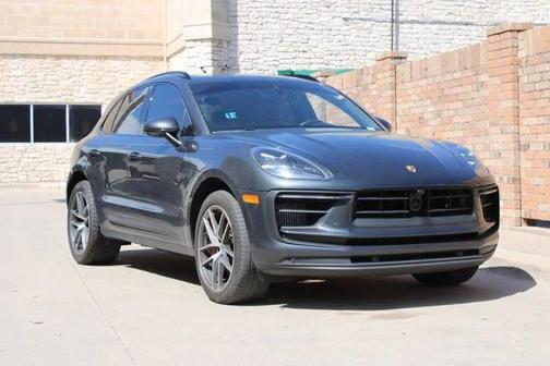 2023 Porsche Macan Base