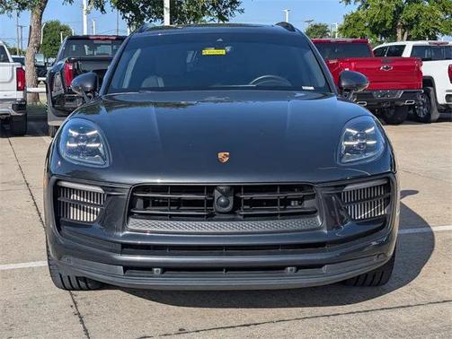 2023 Porsche Macan Base