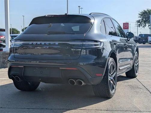 2023 Porsche Macan Base