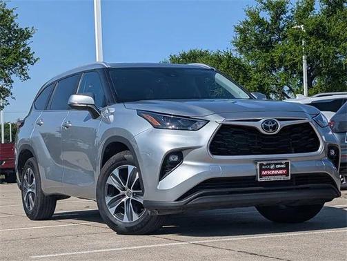 2024 Toyota Highlander LE