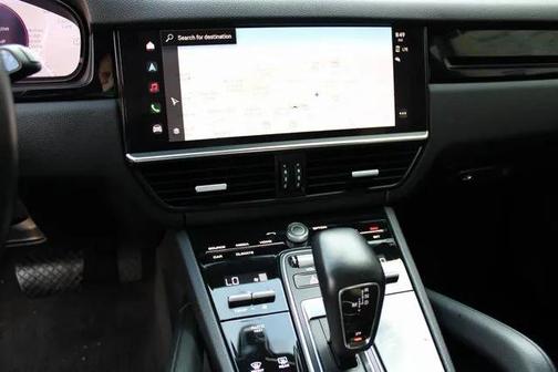 2022 Porsche Cayenne Platinum Edition