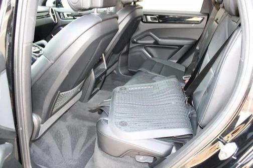 2022 Porsche Cayenne Platinum Edition