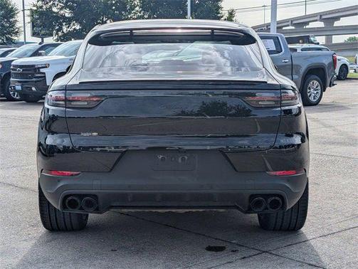 2022 Porsche Cayenne Platinum Edition