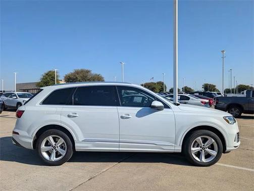 2023 Audi Q7 55 Premium