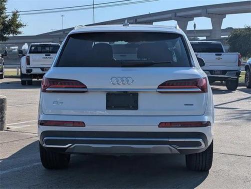 2023 Audi Q7 55 Premium