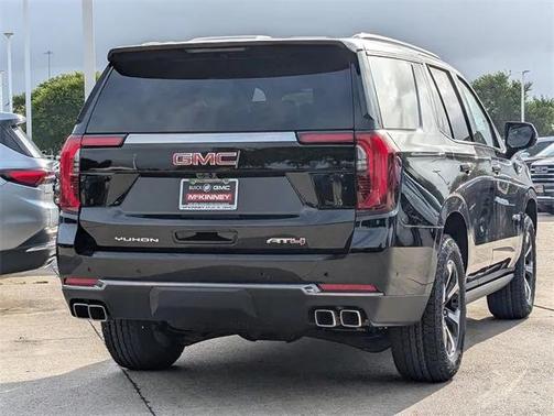 2025 GMC Yukon 4WD AT4