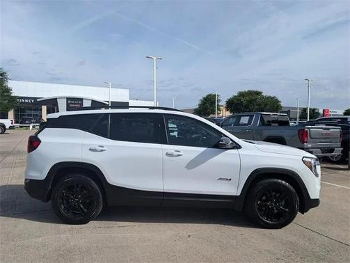 2024 GMC Terrain AWD AT4