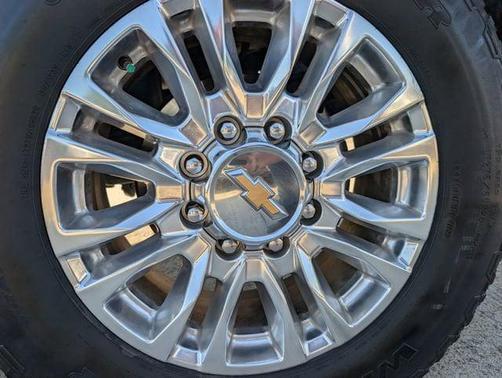 Iridescent Pearl Tricoat 2022 Chevrolet Silverado 2500 High Country