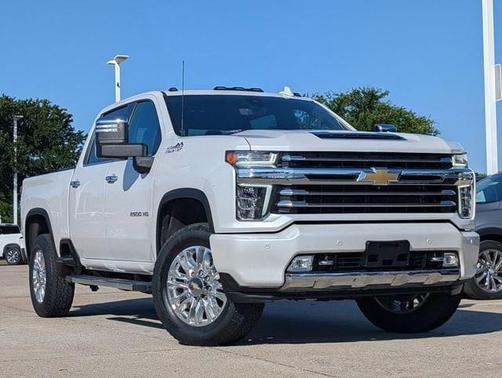 Iridescent Pearl Tricoat 2022 Chevrolet Silverado 2500 High Country