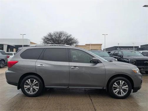 2019 Nissan Pathfinder S