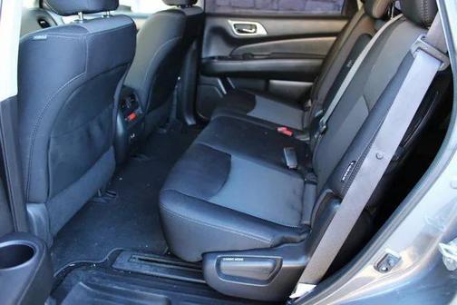 2019 Nissan Pathfinder S