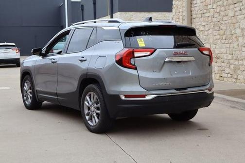Sterling Metallic 2024 GMC Terrain SLT