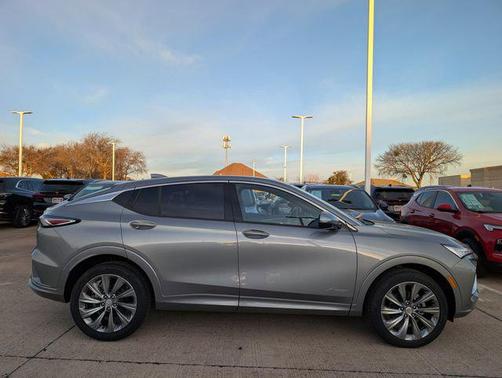 Moonstone Gray Metallic 2026 Buick Envista Avenir FWD