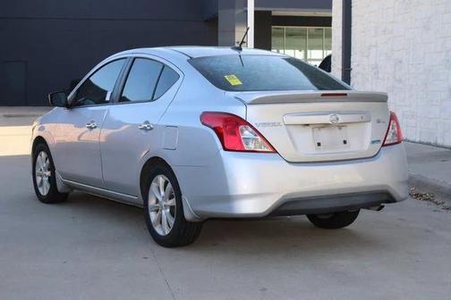 2015 Nissan Versa 1.6 SL