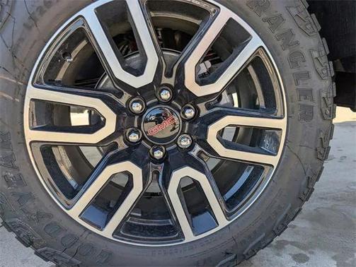 2025 GMC Sierra 1500 AT4