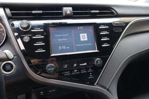 Celestial Silver Metallic 2018 Toyota Camry SE