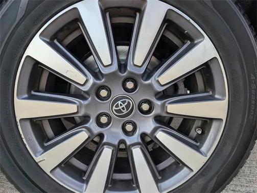 2020 Toyota Sienna XLE