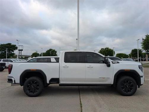 2025 GMC Sierra 2500 AT4