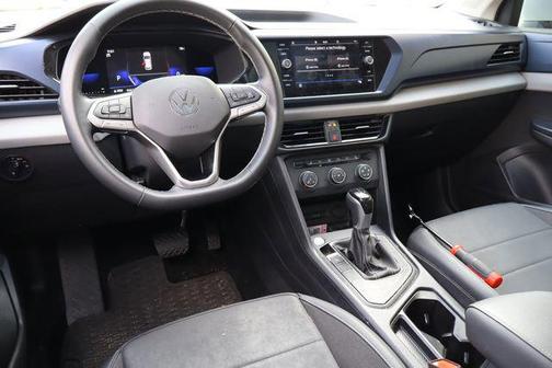 Pure White 2022 Volkswagen Taos 1.5T SE