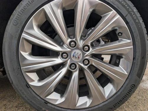 Moonstone Gray Metallic 2026 Buick Envista Avenir FWD