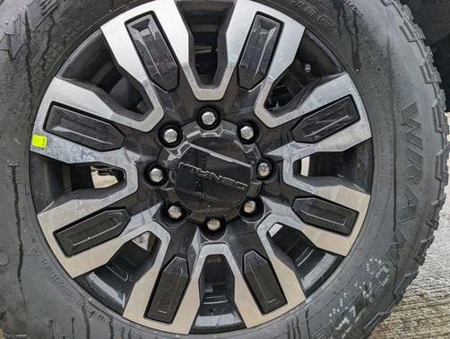 Glacier White Tricoat 2026 GMC Sierra 2500 Denali Ultimate