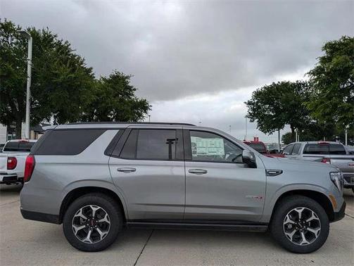 2025 GMC Yukon 4WD AT4