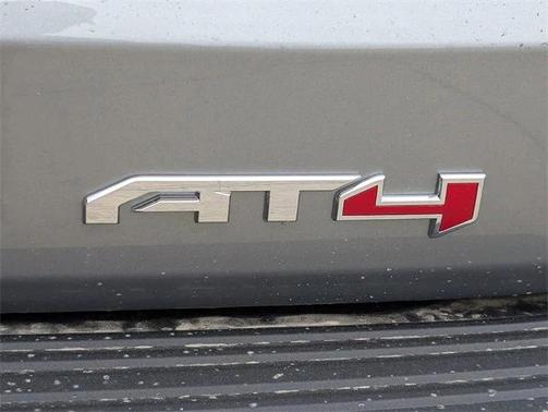 2025 GMC Yukon 4WD AT4