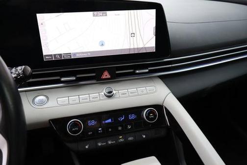 Fluid Metal 2024 Hyundai ELANTRA Limited