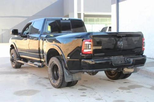 2021 RAM 3500 Laramie Crew Cab 4x4 8' Box