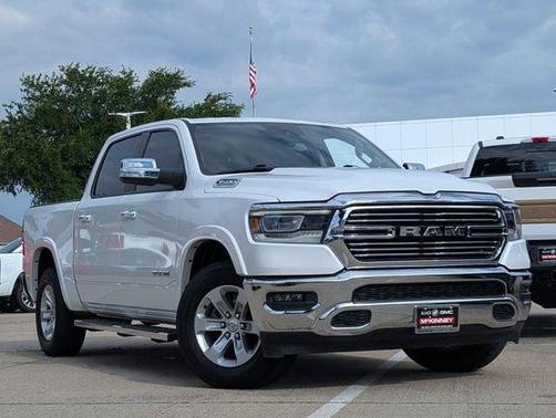 Ivory White Tri-Coat Pearlcoat 2022 RAM 1500 Laramie