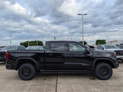 2025 GMC Sierra 1500 AT4X