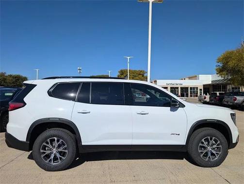 2026 GMC Acadia AWD AT4
