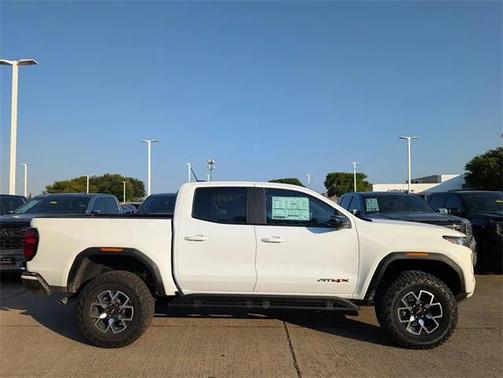 2025 GMC Canyon Base