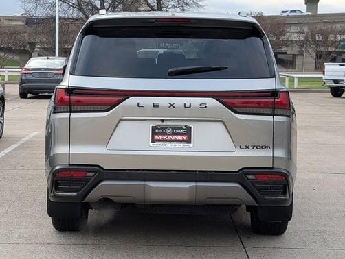 2026 Lexus LX 700h Luxury