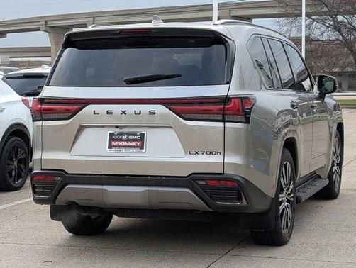 2026 Lexus LX 700h Luxury