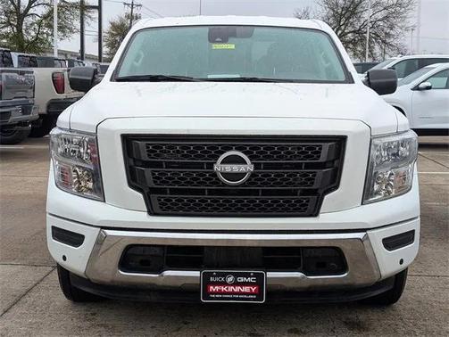 2023 Nissan Titan SV