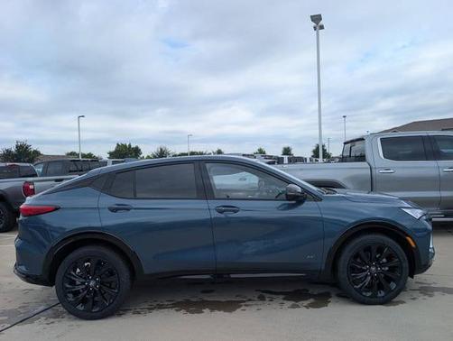 Ocean Blue Metallic 2026 Buick Envista Sport Touring FWD