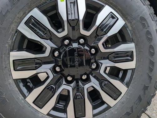 Glacier White Tricoat 2026 GMC Sierra 2500 Denali Ultimate