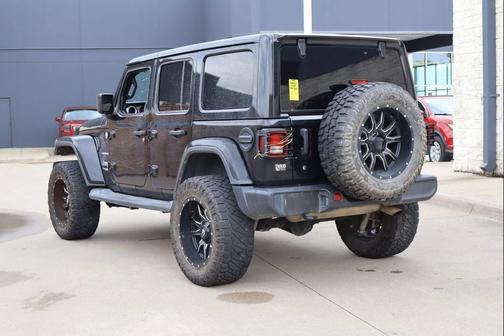 Black Clearcoat 2018 Jeep Wrangler Unlimited Sahara