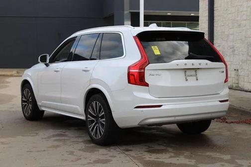 2022 Volvo XC90 T5 Momentum