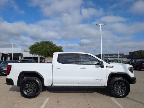 2024 GMC Sierra 1500 AT4X