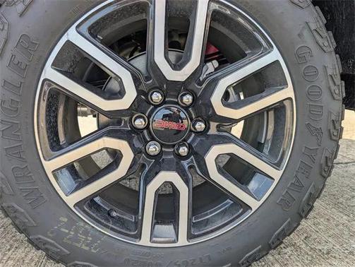 2025 GMC Sierra 1500 AT4