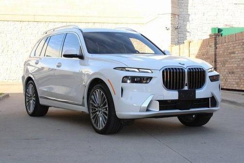 White 2024 BMW X7 xDrive40i
