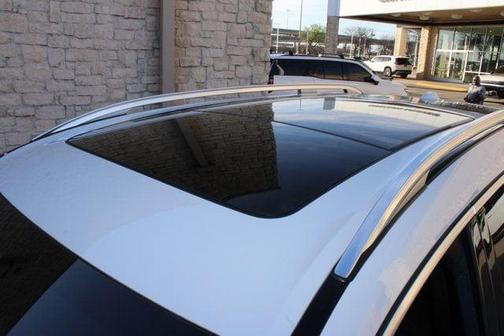 White 2024 BMW X7 xDrive40i