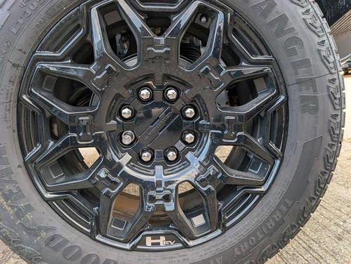 Interstellar White 2026 GMC HUMMER EV SUV 2X