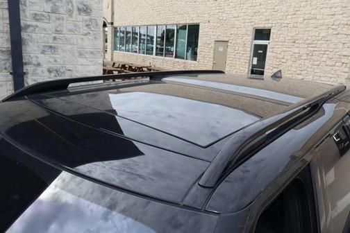 Black 2019 Land Rover Discovery HSE