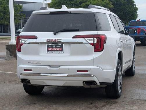 2023 GMC Acadia Denali