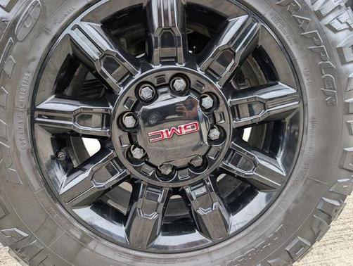 Onyx Black 2024 GMC Sierra 2500 AT4