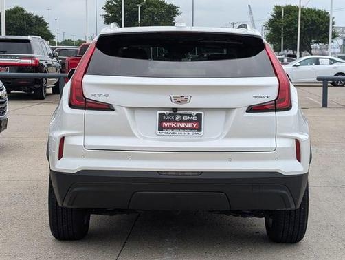 Crystal White Tricoat 2024 Cadillac XT4 Luxury