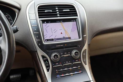 White Platinum Metallic Tri-Coat 2016 Lincoln MKX Reserve